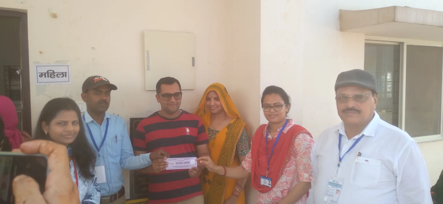 Election Voting : यहां वोट देने पर मिल रहे ईनामी कूपन, उपहारों की बंपर योजना