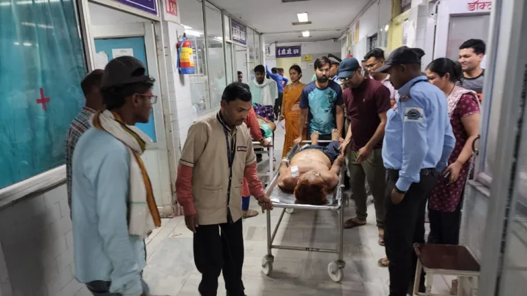 बदमाशों ने इंजीनियर को मारी गोली, गंभीर हालत में अस्पताल में भर्ती