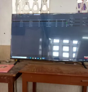 Exit Polls के पहले EVM के स्ट्रांग रूम का CCTV कैमरा बंद, मचा बवाल