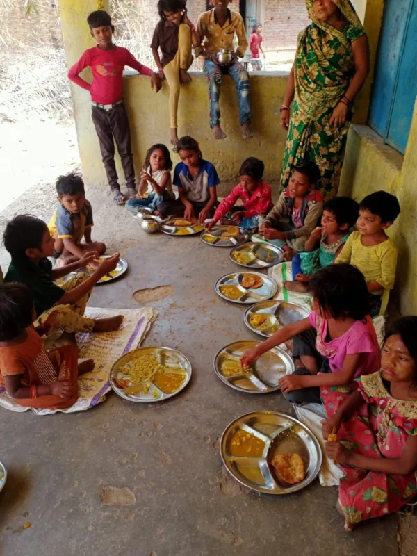 भीषण गर्मी में बंद किए गए आगनबाड़ी केन्द्र, बच्चों के लिए नई व्यवस्था