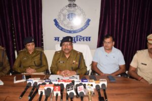 चार बदमाश गिरफ्तार, चोरी की दो बाइक बरामद Four miscreants arrested in Rewa, two stolen bikes recovered