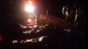 Breaking News : ट्रक ने मारी टक्कर, तीन की मौत Truck collides, three killed