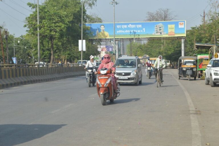 The hottest weather of the season, the weather was scorching throughout the day