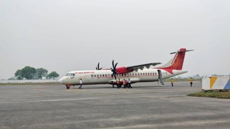 रीवा से दिल्ली 2.15 घंटे का सफर, 3680 रुपए किराया ATR-72 aircraft will fly for the first time from Rewa on November 10 at 12:05 pm.