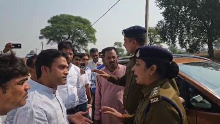 बाऊंड्री गिराने के मामले में रिटायर्ड DSP पन्नालाल अवस्थी पर पुलिस ने दर्ज किया प्रकरण Chorhata police is investigating, the city's traders were agitating for action.
