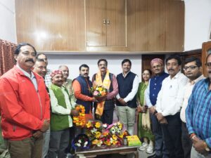 रीवा के रघुराज किशोर तिवारी एबीवीपी के राष्ट्रीय अध्यक्ष बनाए गए, जानिए इनके बारे में As soon as the announcement was made, a crowd gathered at his residence to congratulate him.