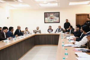 Railway General Manager along with officials reached Rewa, meeting with public representatives and officials