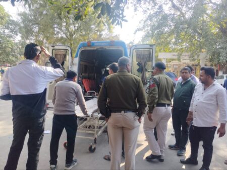 Heartbreaking accident near Koshtha of Raipur Karchulian, they were returning after distributing wedding cards.