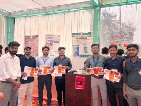 गैस सिलेंडर की किल्लत के बीच इंजीनियरिंग छात्रों ने खोजा नया विकल्प Students of Rewa Engineering College presented a model of producing hydrogen gas from water.